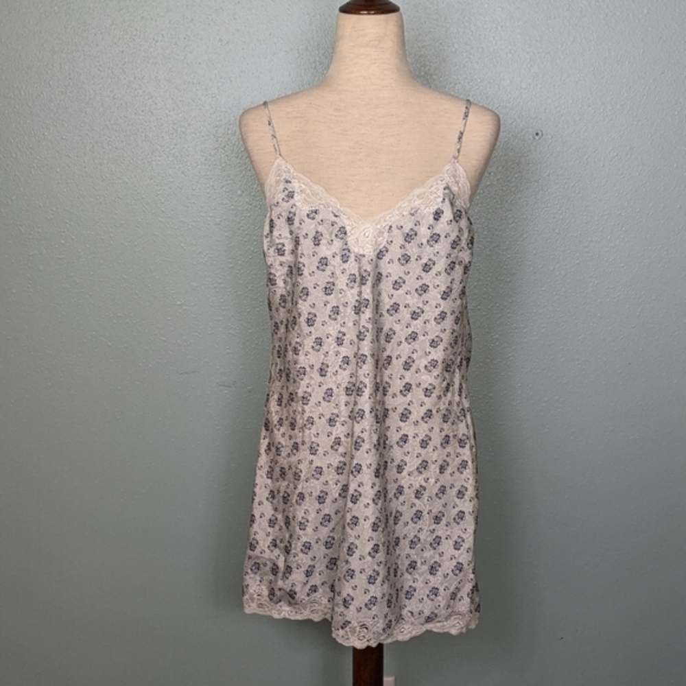 Victoria's Secret lace trim blue floral nighty M